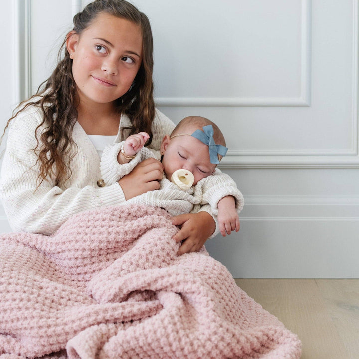 WAFFLE KNIT RECEIVING BLANKETS: Swan