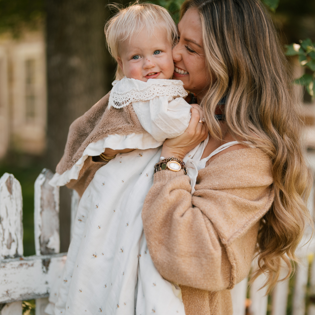 BRIE MATTHEWS BAMBOO RAYON MUSLIN/LUSH BLANKETS: Bee / Mini
