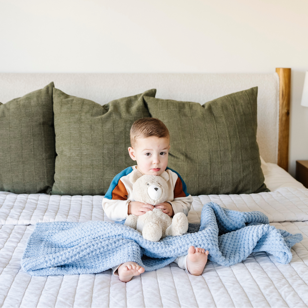 WAFFLE KNIT RECEIVING BLANKETS: Swan
