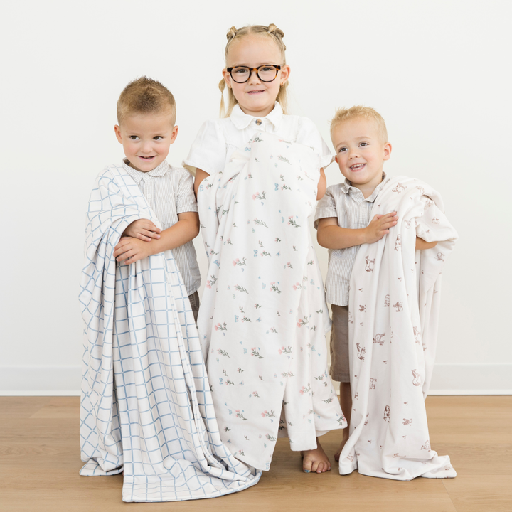 MINKY STRETCH TODDLER BLANKETS: Farm Animals